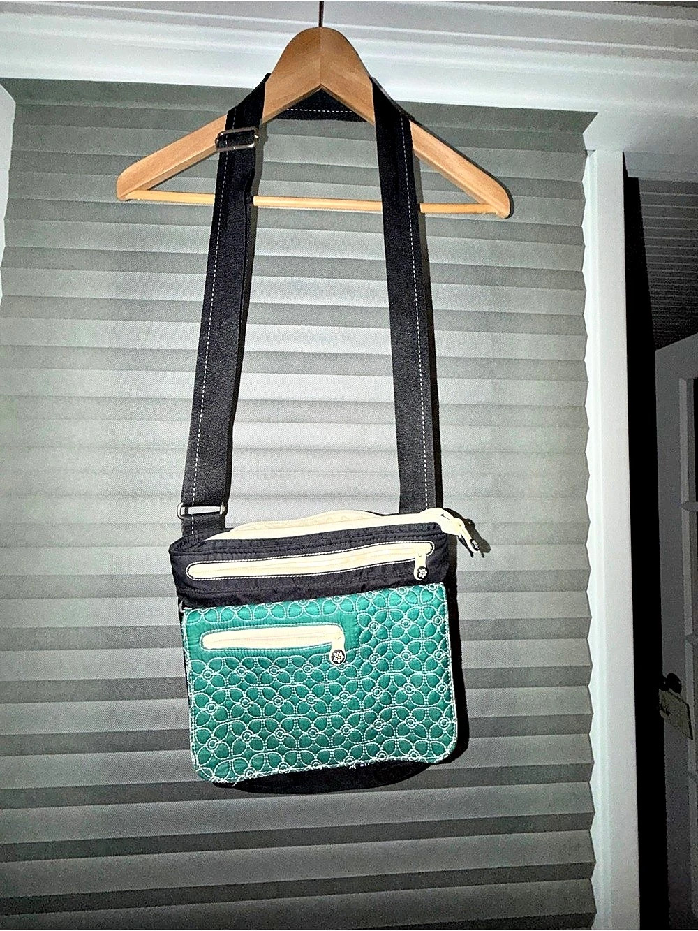 Sherpani Jagle Wallet Crossbody Green/Black/Cream